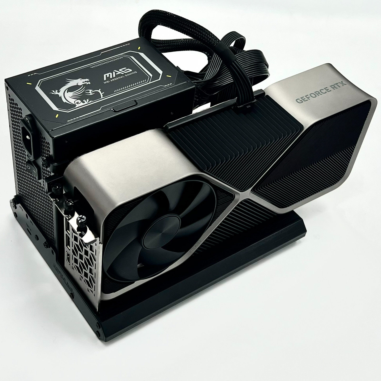 ADT Thunderbolt-5 PCIe 4.0 x4  - Thunderbolt 4 External Gpu Enclosure review and price